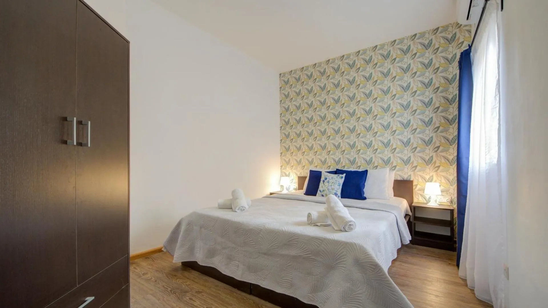 Sliema Exclusive 4-Bedroom Side Seaviews Apartments By Shortletsmalta