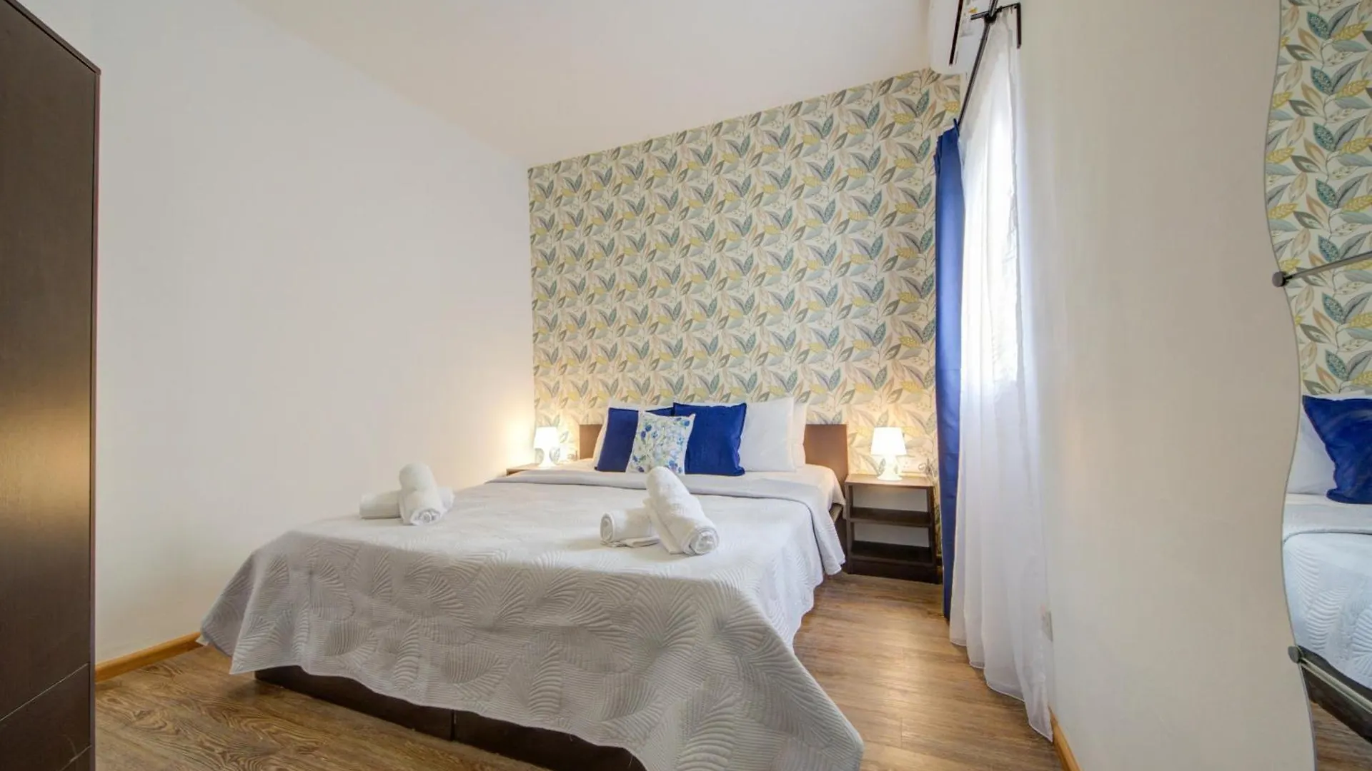 Sliema Exclusive 4-Bedroom Side Seaviews Apartments By Shortletsmalta