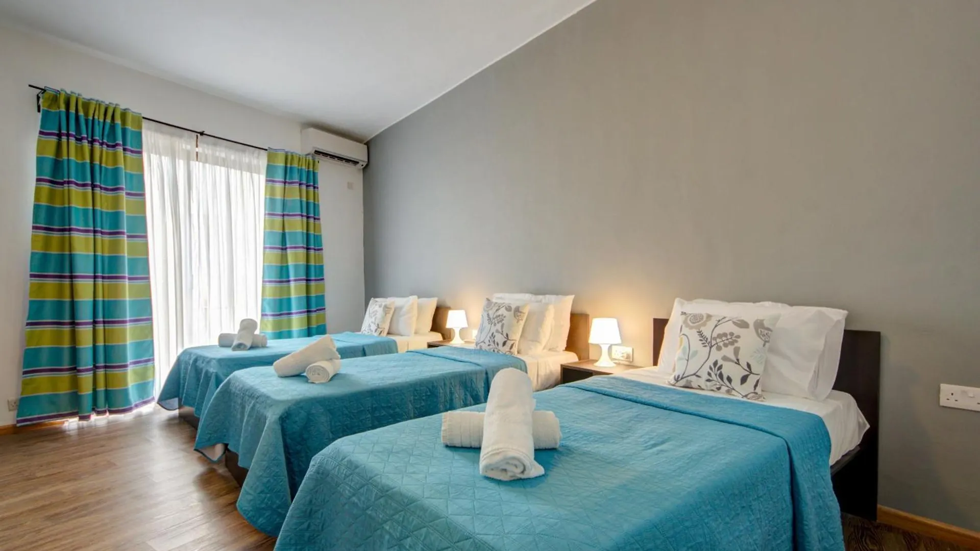 Sliema Exclusive 4-Bedroom Side Seaviews Apartments By Shortletsmalta