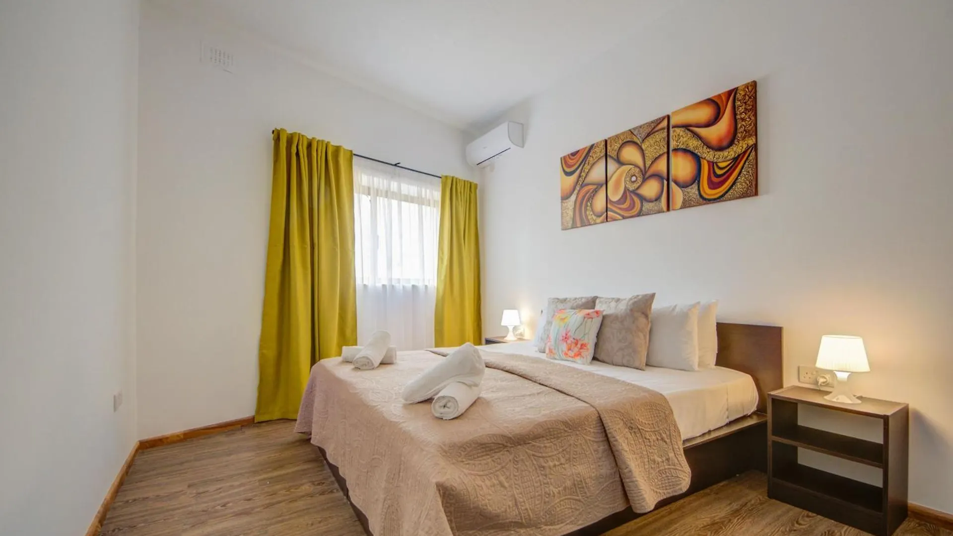 Sliema Exclusive 4-Bedroom Side Seaviews Apartments By Shortletsmalta