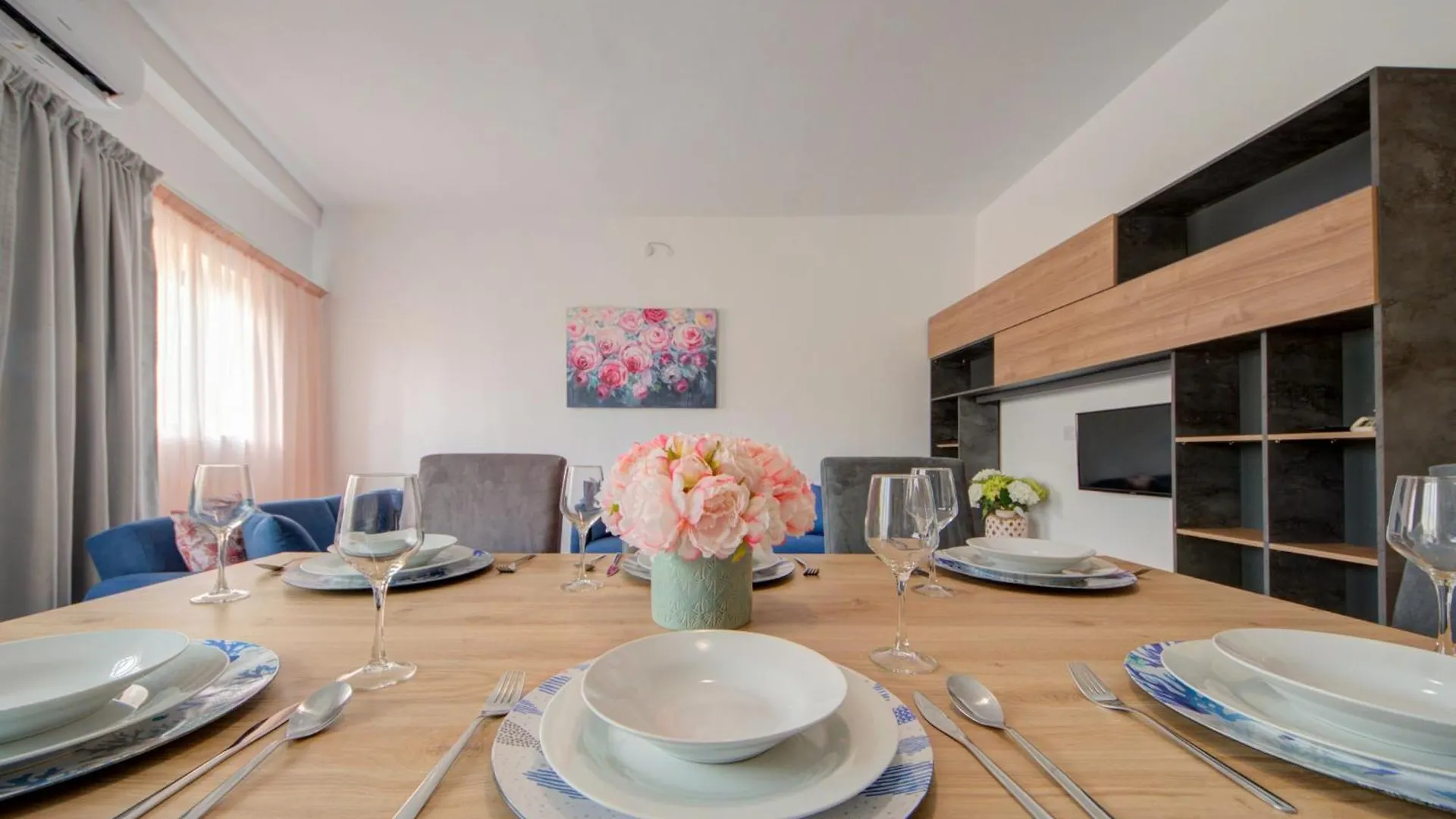 Sliema Exclusive 4-Bedroom Side Seaviews Apartments By Shortletsmalta Malta