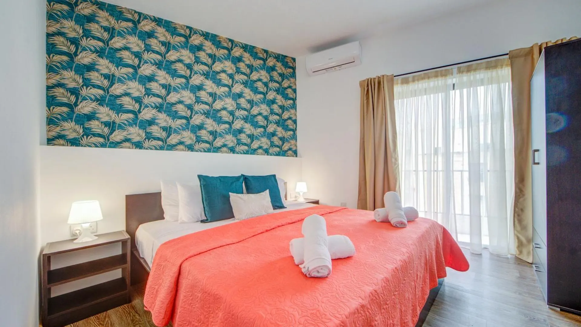 Sliema Exclusive 4-Bedroom Side Seaviews Apartments By Shortletsmalta Malta